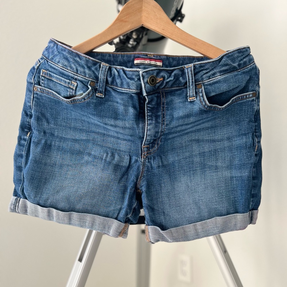 Tommy Hilfiger Women's Flex Cuffed Denim Shorts